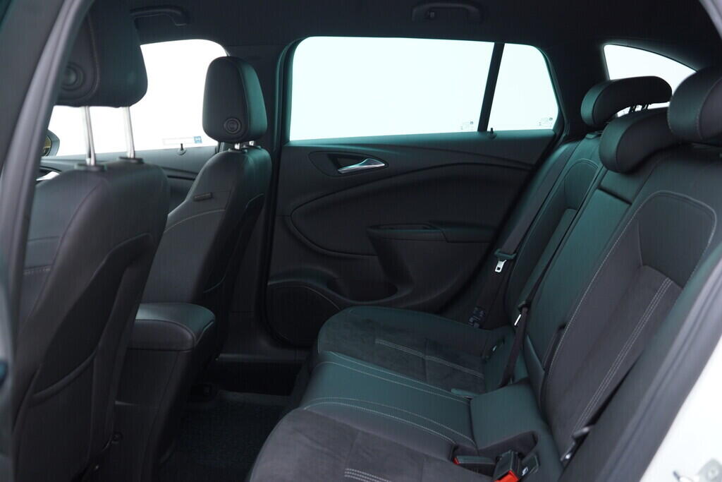 OV190V09441_37.webp_ASTRA Ultimate 1.2 LIH 107 kW manuál, DPH