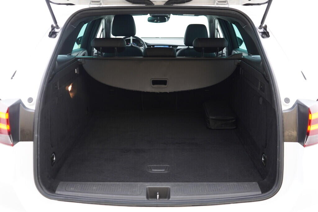 OV190V09441_38.webp_ASTRA Ultimate 1.2 LIH 107 kW manuál, DPH