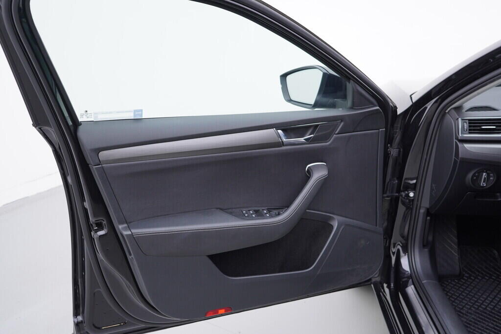 OV190V09446_19.webp_SUPERB Style 2.0 TDI 147 kW automat, DPH