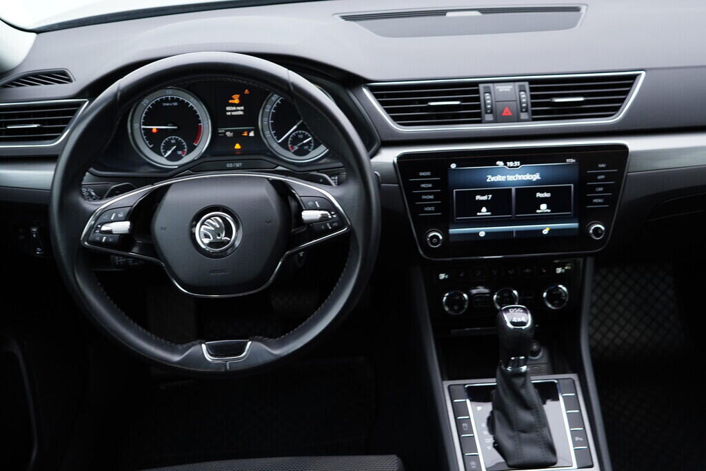 OV190V09446_28.webp_SUPERB Style 2.0 TDI 147 kW automat, DPH