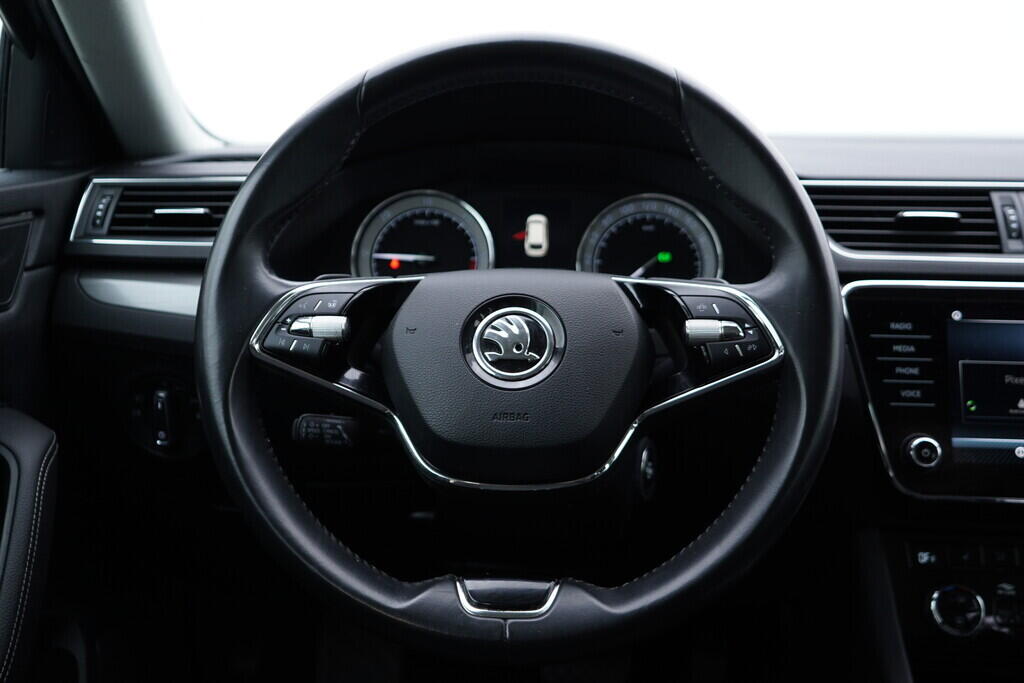 OV190V09446_29.webp_SUPERB Style 2.0 TDI 147 kW automat, DPH