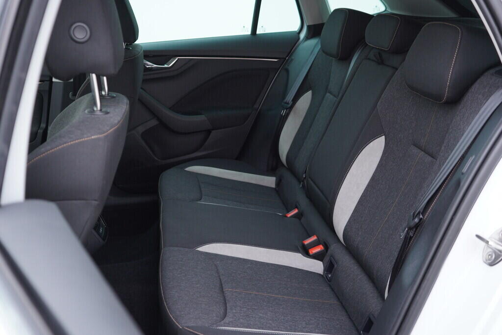 OV190V09449_38.webp_SCALA Top Selection 1.0 TSI 85 kW automat, DPH