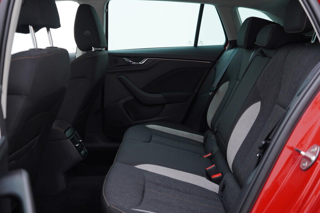 OV190V09454_35.webp_SCALA Top Selection 1.0 TSI 85 kW automat, DPH