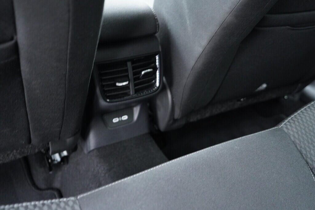 OV190V09456_34.webp_FABIA Top Selection 1.0 TSI 70 kW manuál, DPH