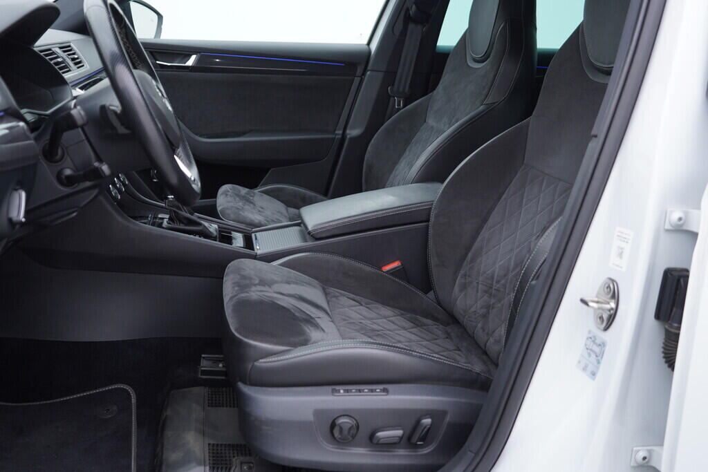 OV190V09457_24.webp_SUPERB Sport 2.0 TDI 140 kW automat