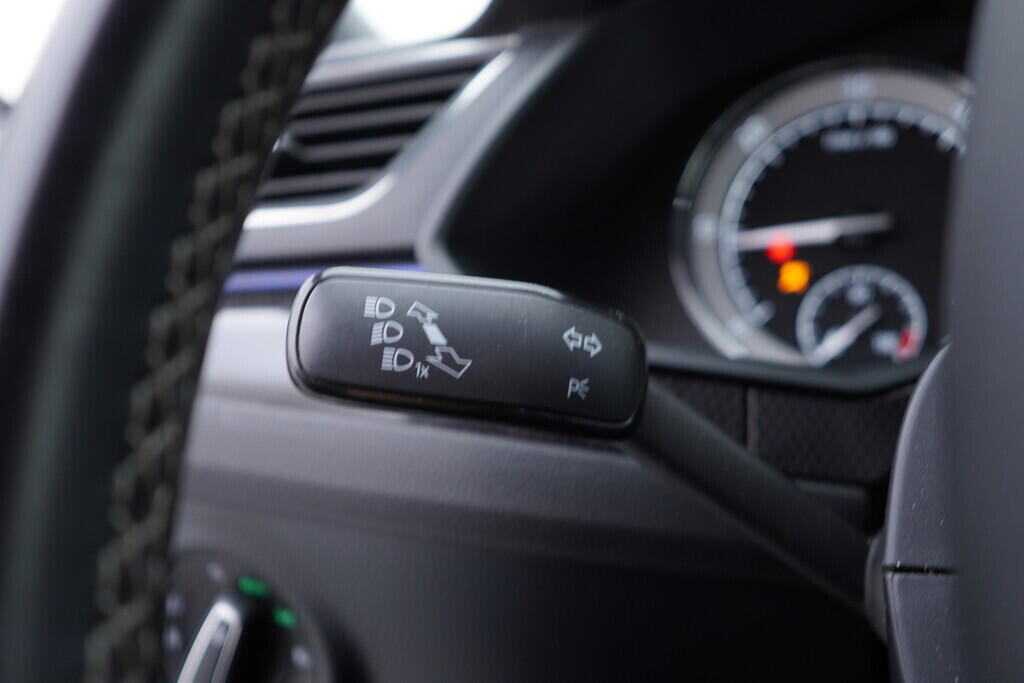 OV190V09457_25.webp_SUPERB Sport 2.0 TDI 140 kW automat