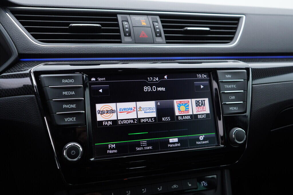 OV190V09457_29.webp_SUPERB Sport 2.0 TDI 140 kW automat