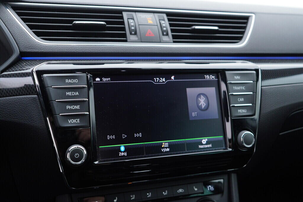 OV190V09457_30.webp_SUPERB Sport 2.0 TDI 140 kW automat