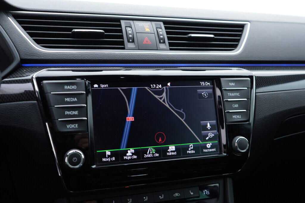 OV190V09457_31.webp_SUPERB Sport 2.0 TDI 140 kW automat