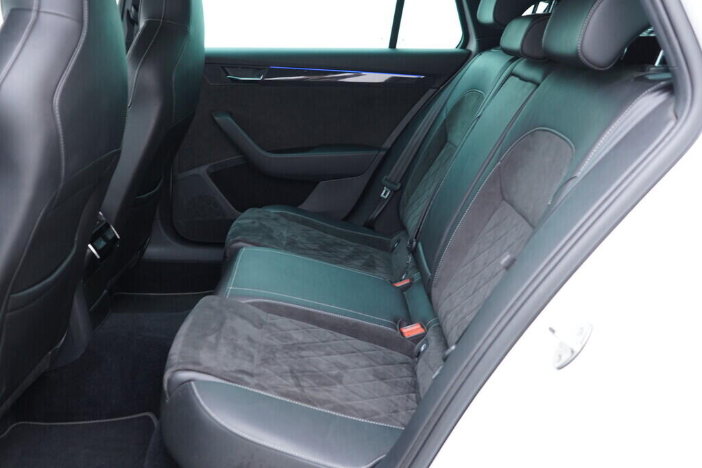 OV190V09457_36.webp_SUPERB Sport 2.0 TDI 140 kW automat