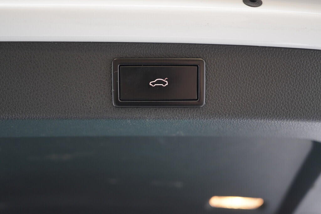 OV190V09457_37.webp_SUPERB Sport 2.0 TDI 140 kW automat