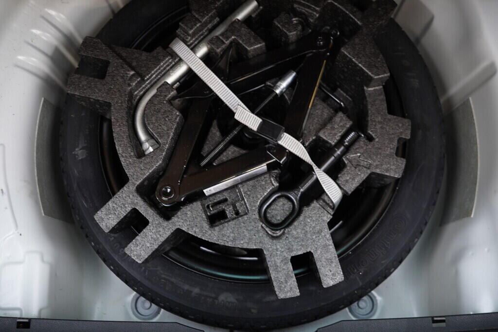 OV190V09457_42.webp_SUPERB Sport 2.0 TDI 140 kW automat