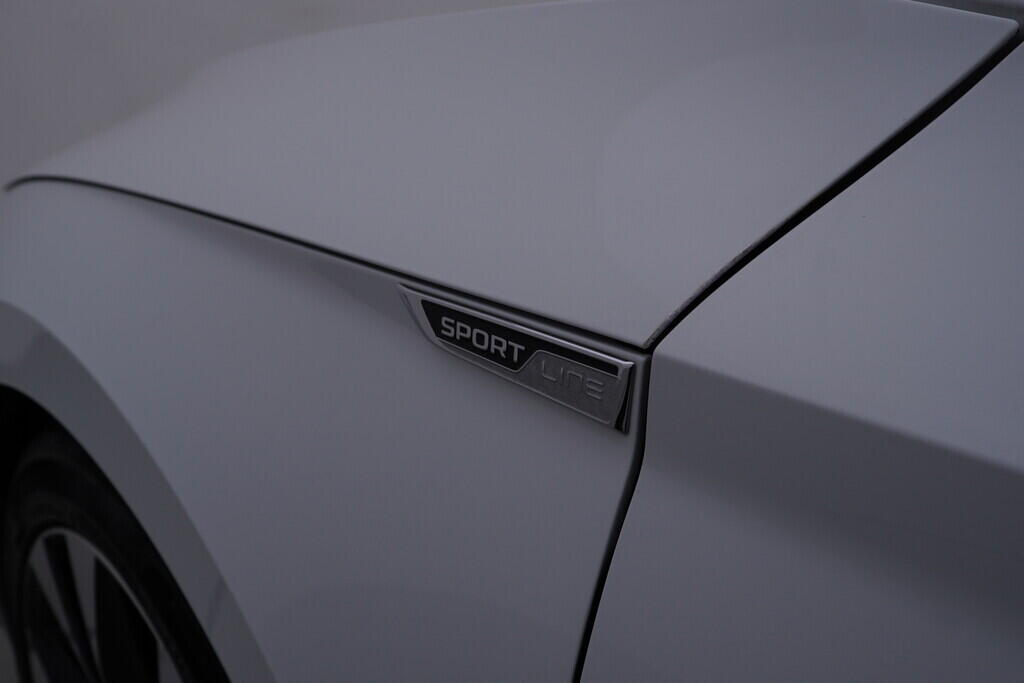 OV190V09457_44.webp_SUPERB Sport 2.0 TDI 140 kW automat