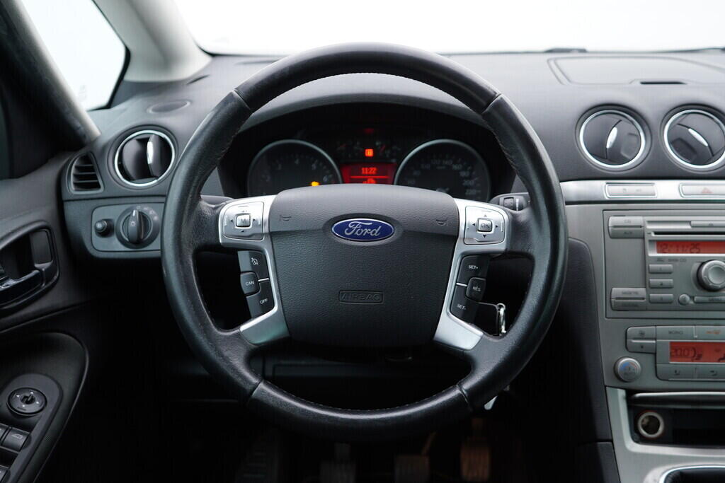 OV190V09458_26.webp_S-MAX Trend 2.5 WA6 162 kW manuál