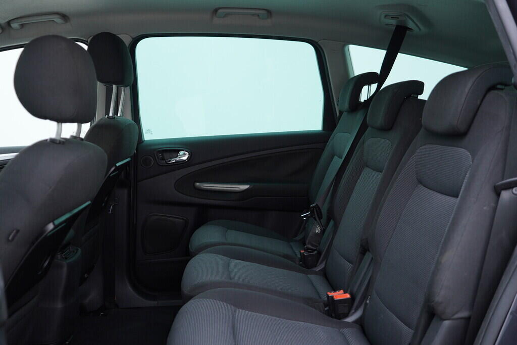 OV190V09458_31.webp_S-MAX Trend 2.5 WA6 162 kW manuál