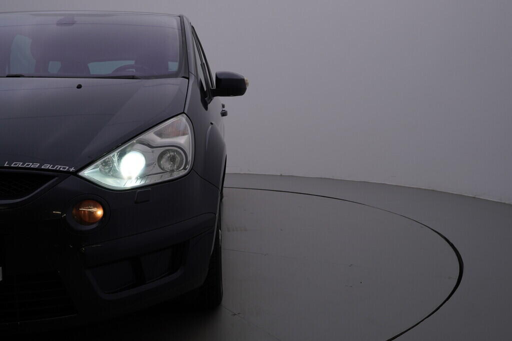 OV190V09458_34.webp_S-MAX Trend 2.5 WA6 162 kW manuál