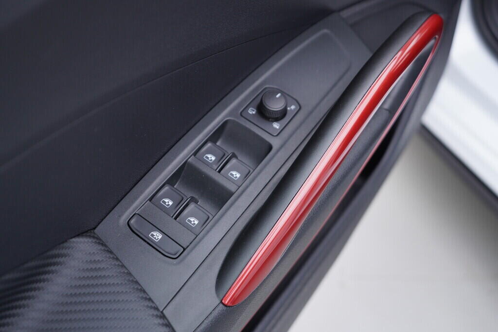 OV190V09460_20.webp_FABIA Monte Carlo 1.0 TSI 85 kW manuál, DPH