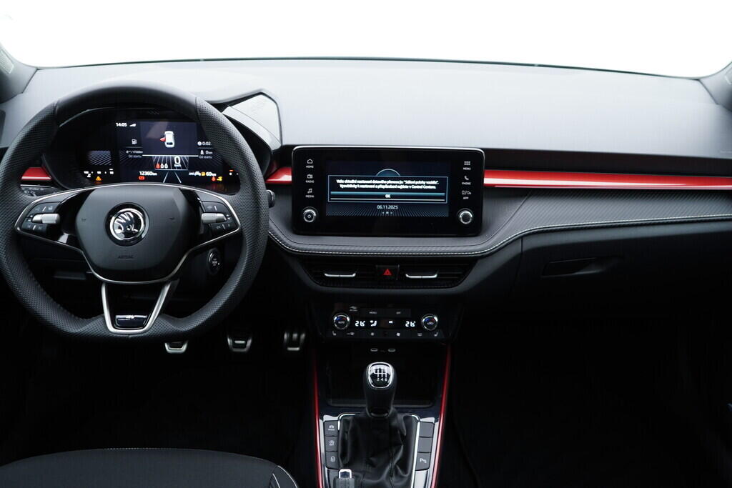 OV190V09460_25.webp_FABIA Monte Carlo 1.0 TSI 85 kW manuál, DPH