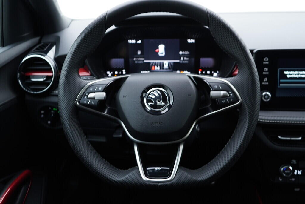 OV190V09460_26.webp_FABIA Monte Carlo 1.0 TSI 85 kW manuál, DPH