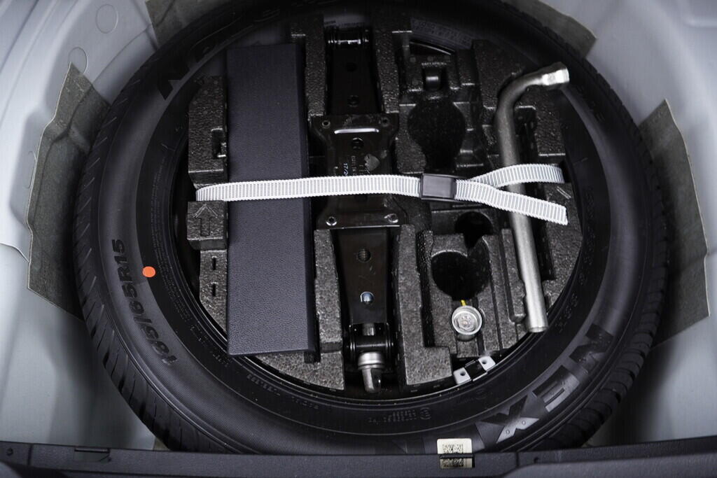 OV190V09460_37.webp_FABIA Monte Carlo 1.0 TSI 85 kW manuál, DPH