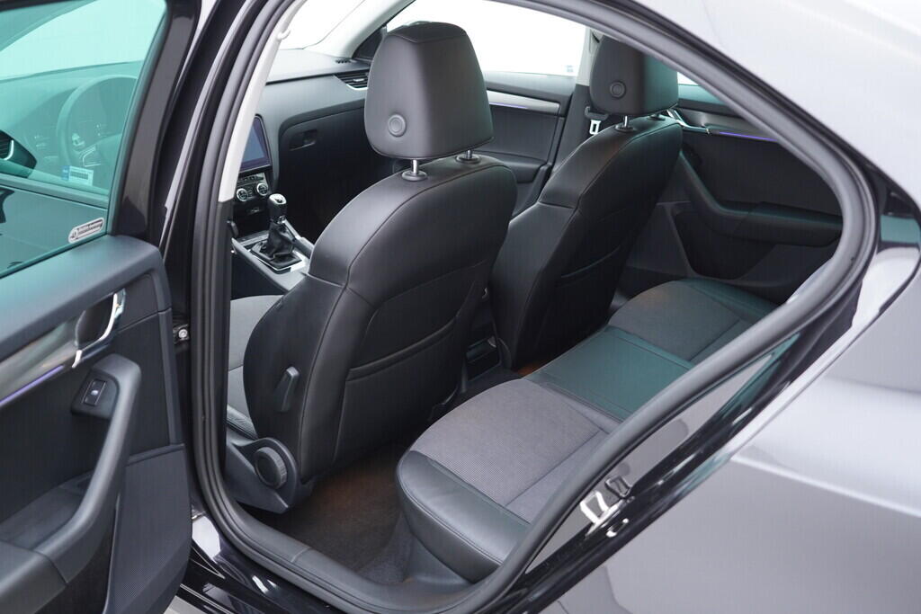 OV190V09463_33.webp_OCTAVIA Style Plus 1.5 TSI 110 kW manuál