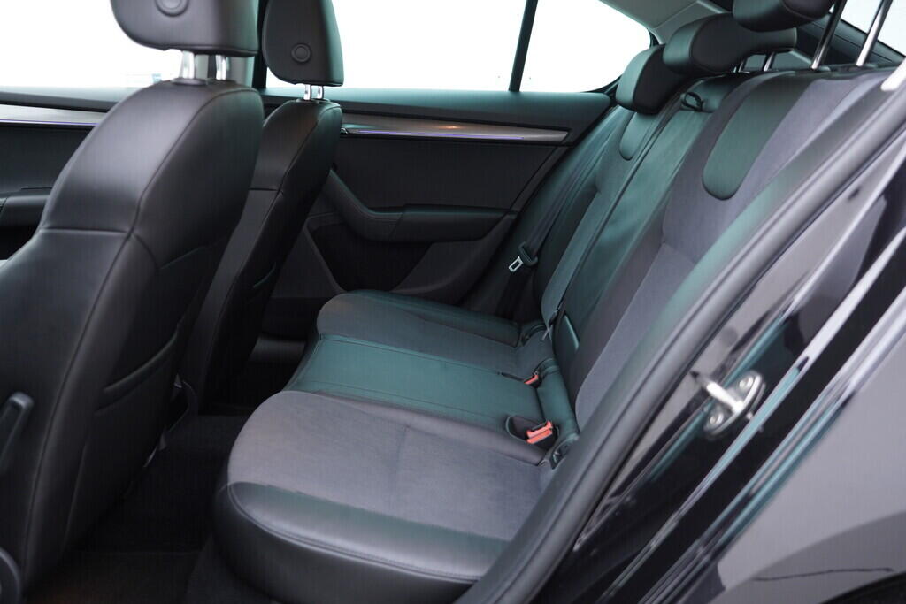 OV190V09463_35.webp_OCTAVIA Style Plus 1.5 TSI 110 kW manuál