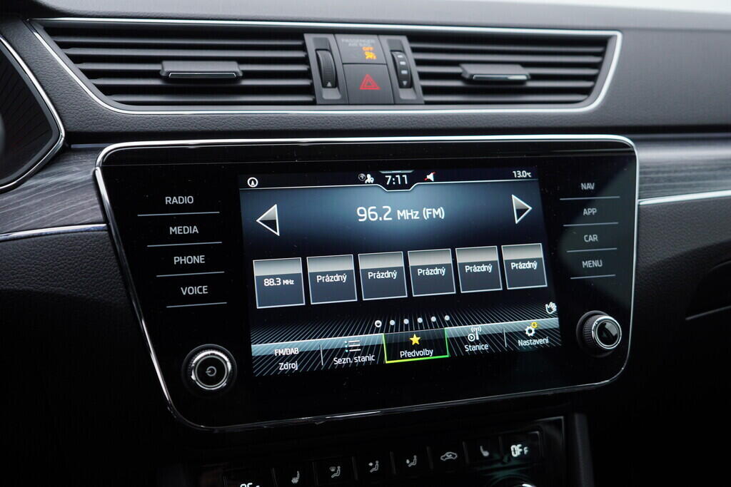 OV190V09465_30.webp_SUPERB Style 1.5 TSI 110 kW automat