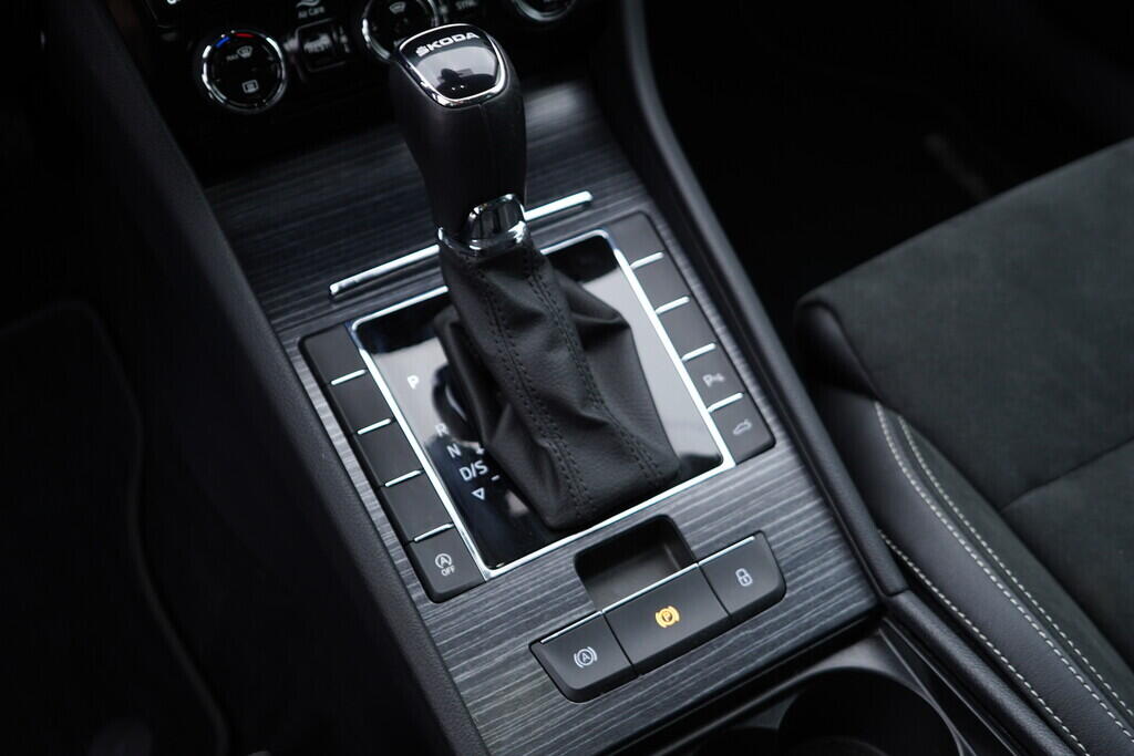 OV190V09465_35.webp_SUPERB Style 1.5 TSI 110 kW automat