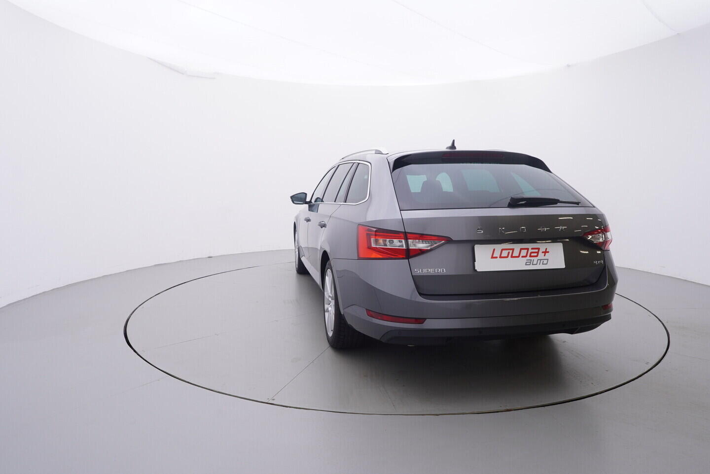 OV190V09469_13.webp_SUPERB Style 2.0 TDI 147 kW automat, DPH