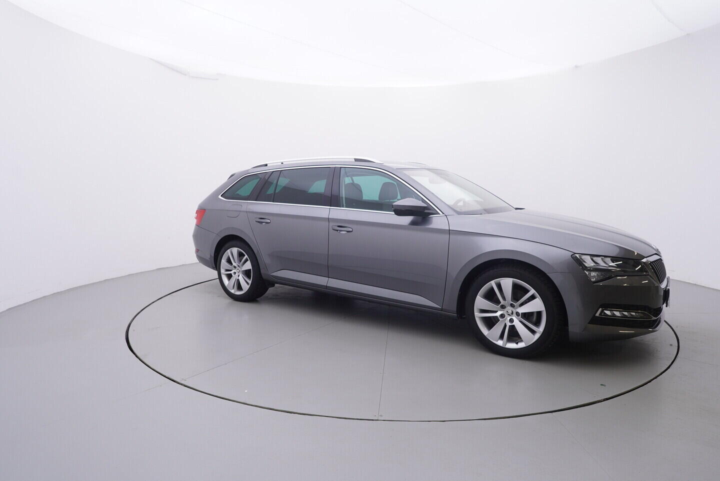 OV190V09469_16.webp_SUPERB Style 2.0 TDI 147 kW automat, DPH