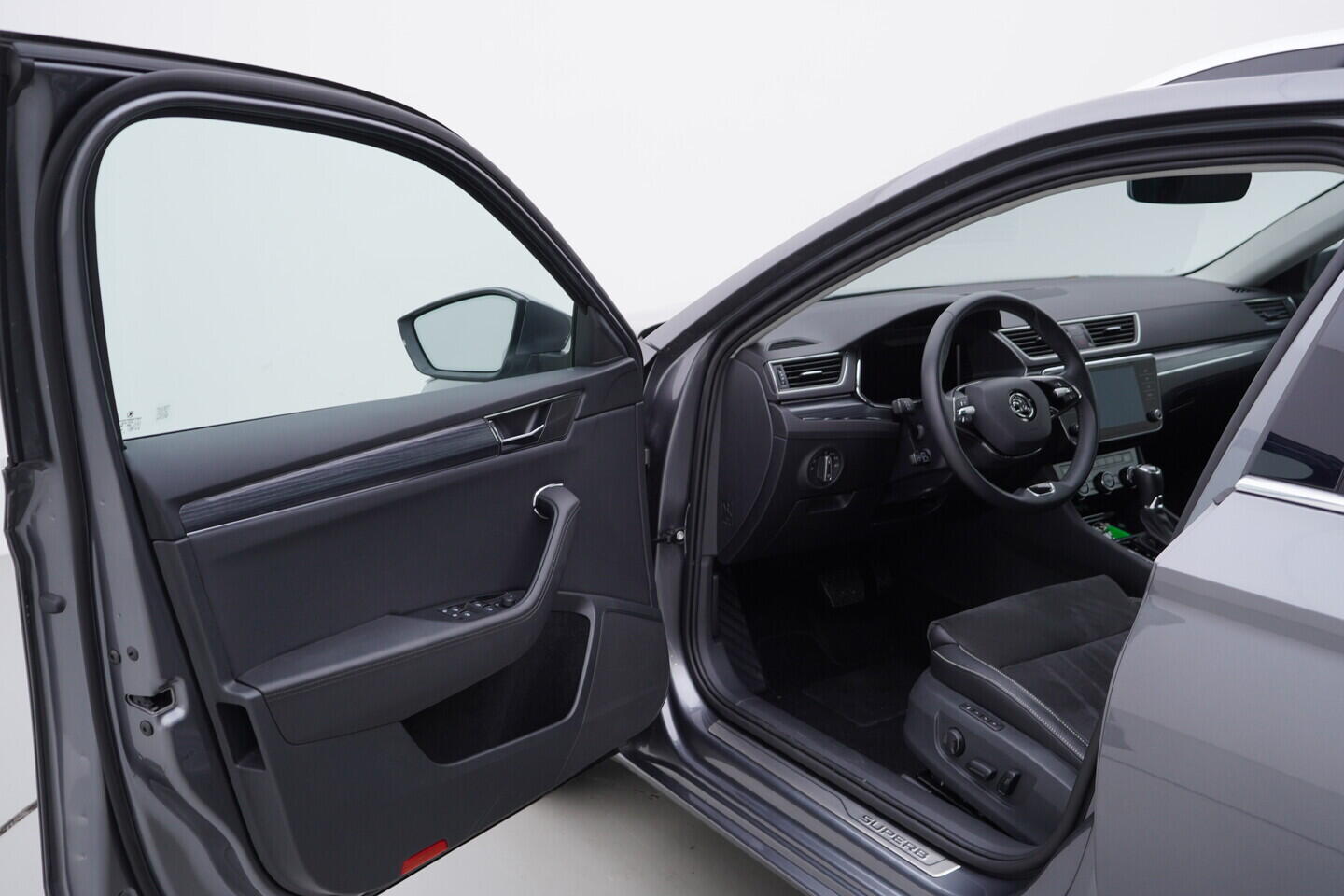 OV190V09469_19.webp_SUPERB Style 2.0 TDI 147 kW automat, DPH