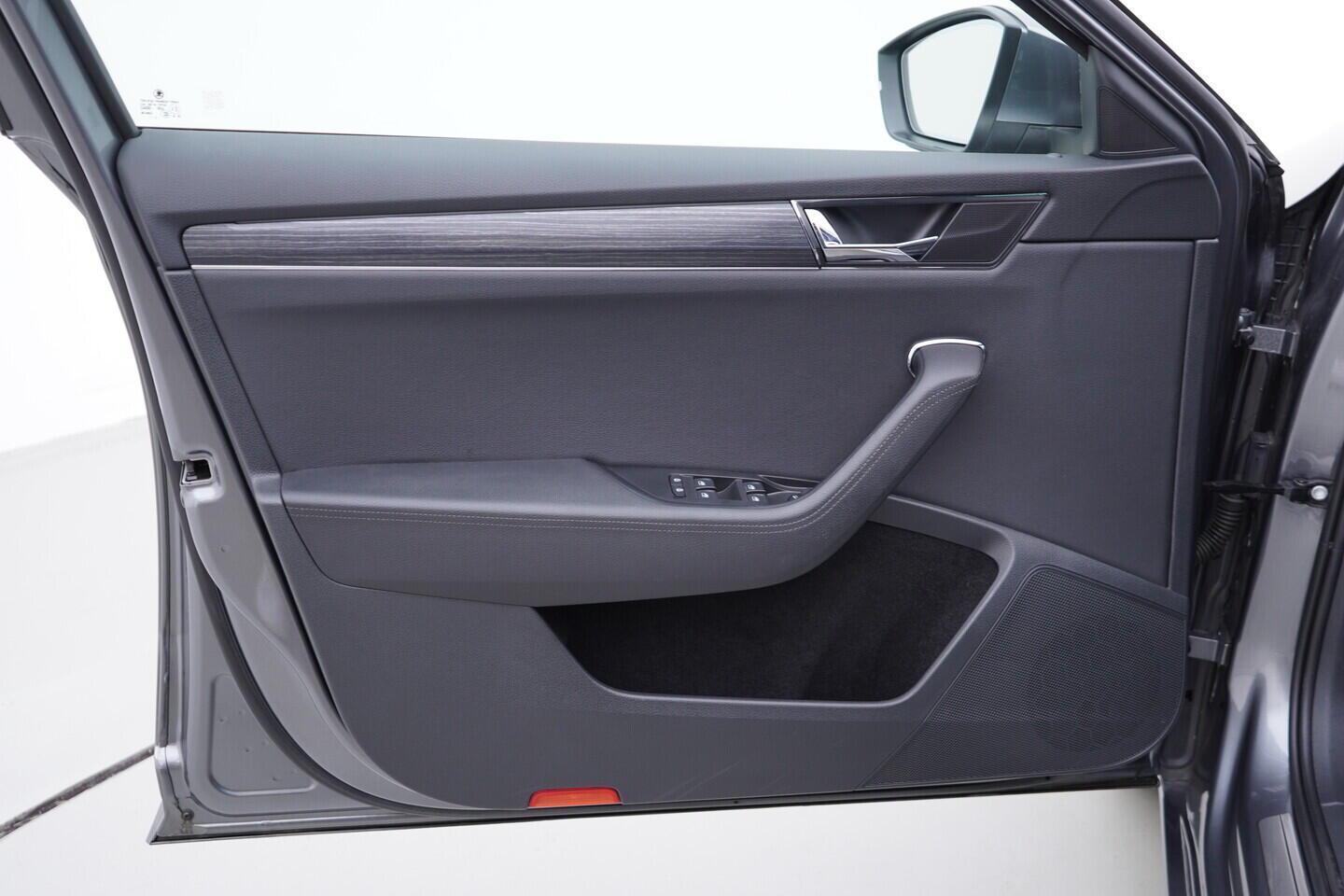 OV190V09469_20.webp_SUPERB Style 2.0 TDI 147 kW automat, DPH