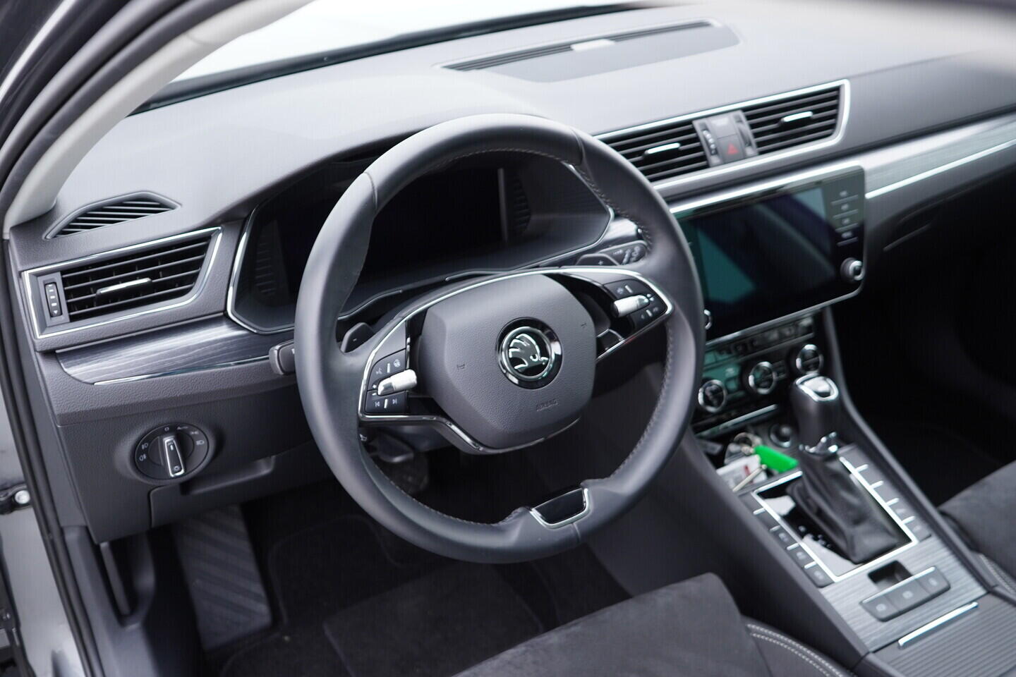 OV190V09469_23.webp_SUPERB Style 2.0 TDI 147 kW automat, DPH