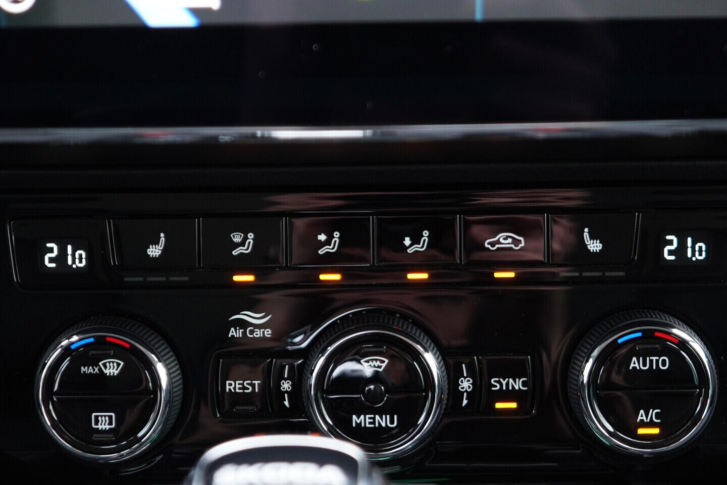 OV190V09469_35.webp_SUPERB Style 2.0 TDI 147 kW automat, DPH