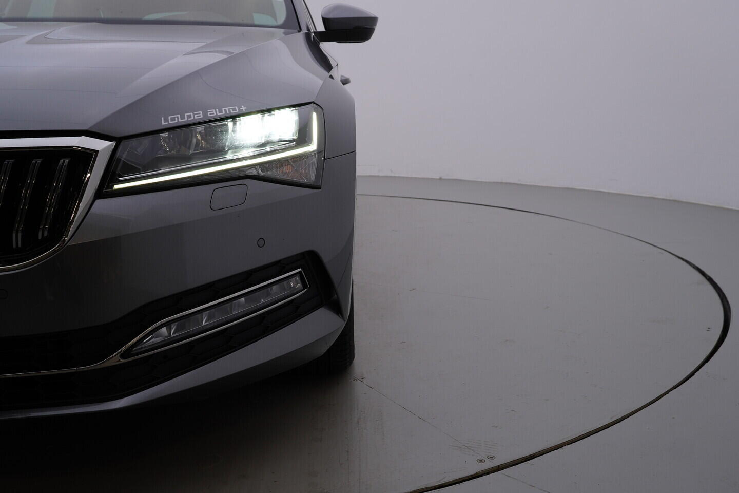 OV190V09469_47.webp_SUPERB Style 2.0 TDI 147 kW automat, DPH