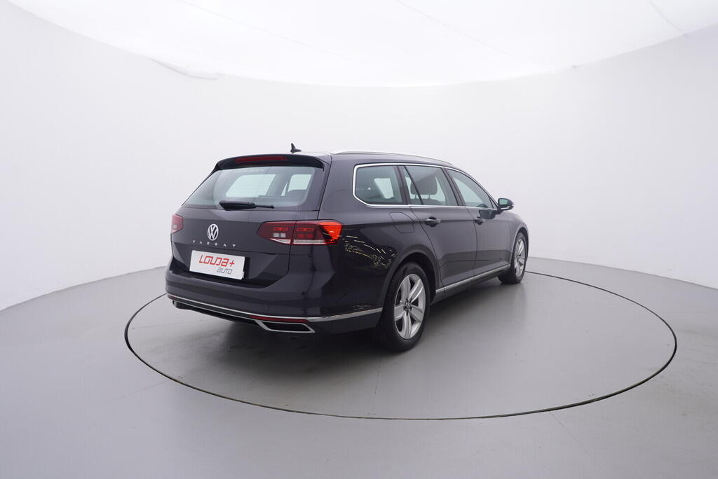 OV190V09475_14.webp_PASSAT Elegance 2.0 TDI 110 kW automat
