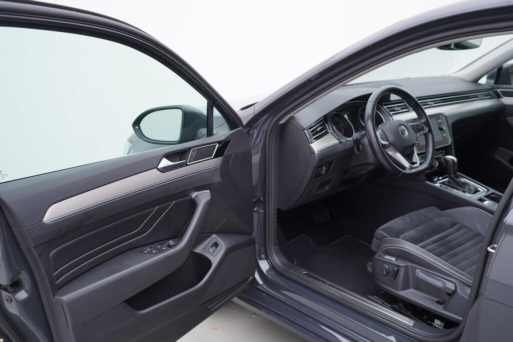 OV190V09475_18.webp_PASSAT Elegance 2.0 TDI 110 kW automat