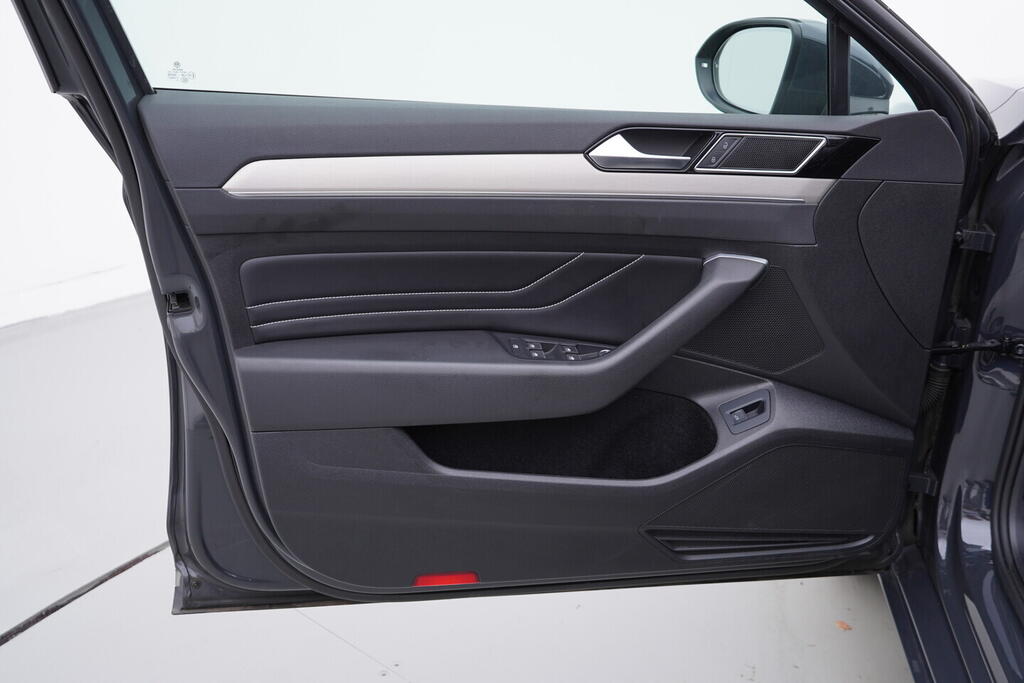 OV190V09475_19.webp_PASSAT Elegance 2.0 TDI 110 kW automat