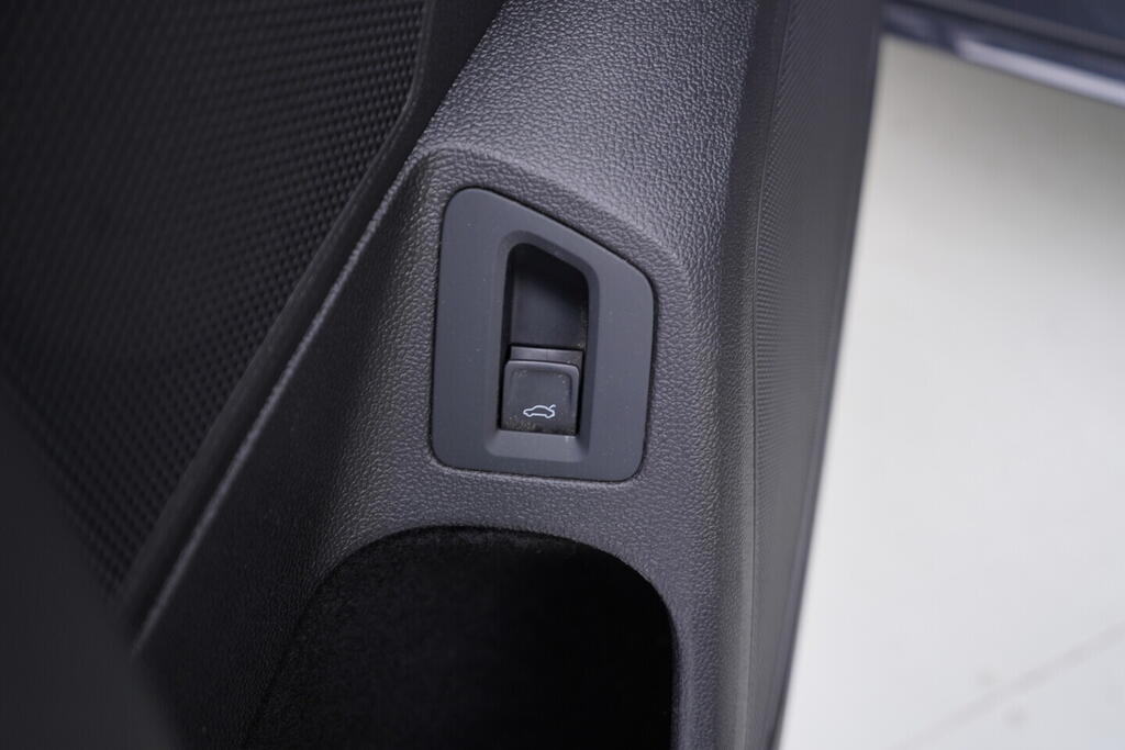 OV190V09475_21.webp_PASSAT Elegance 2.0 TDI 110 kW automat