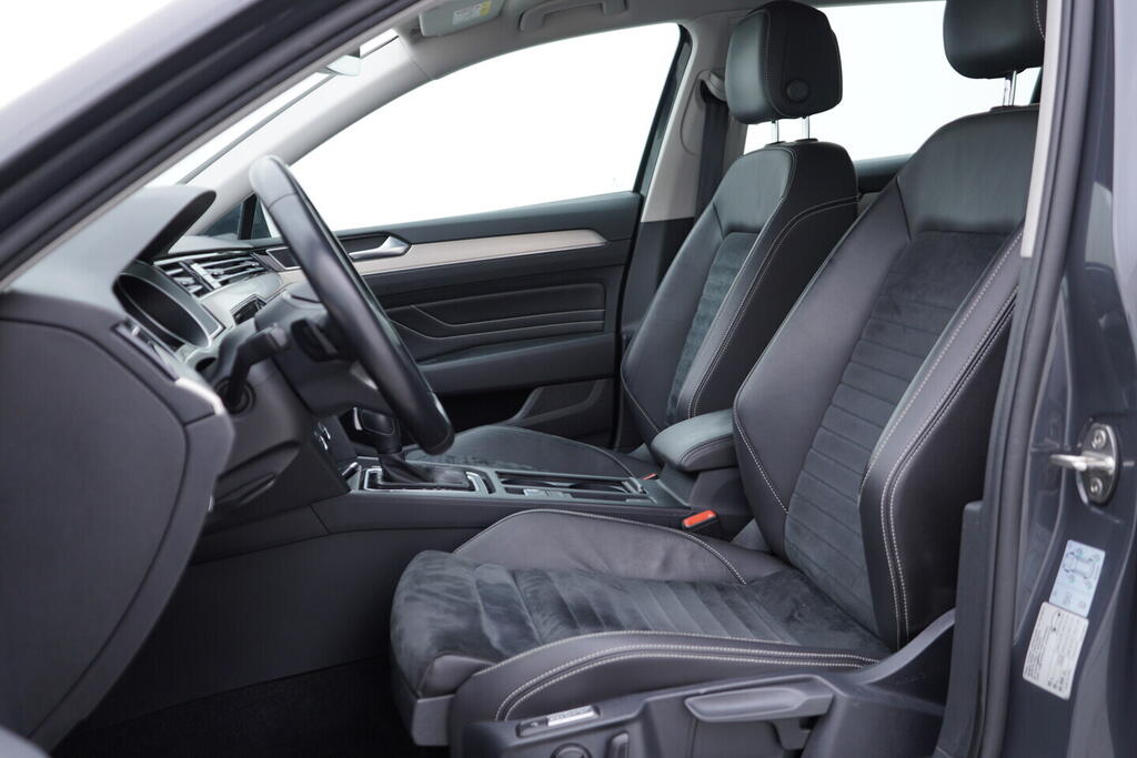 OV190V09475_25.webp_PASSAT Elegance 2.0 TDI 110 kW automat