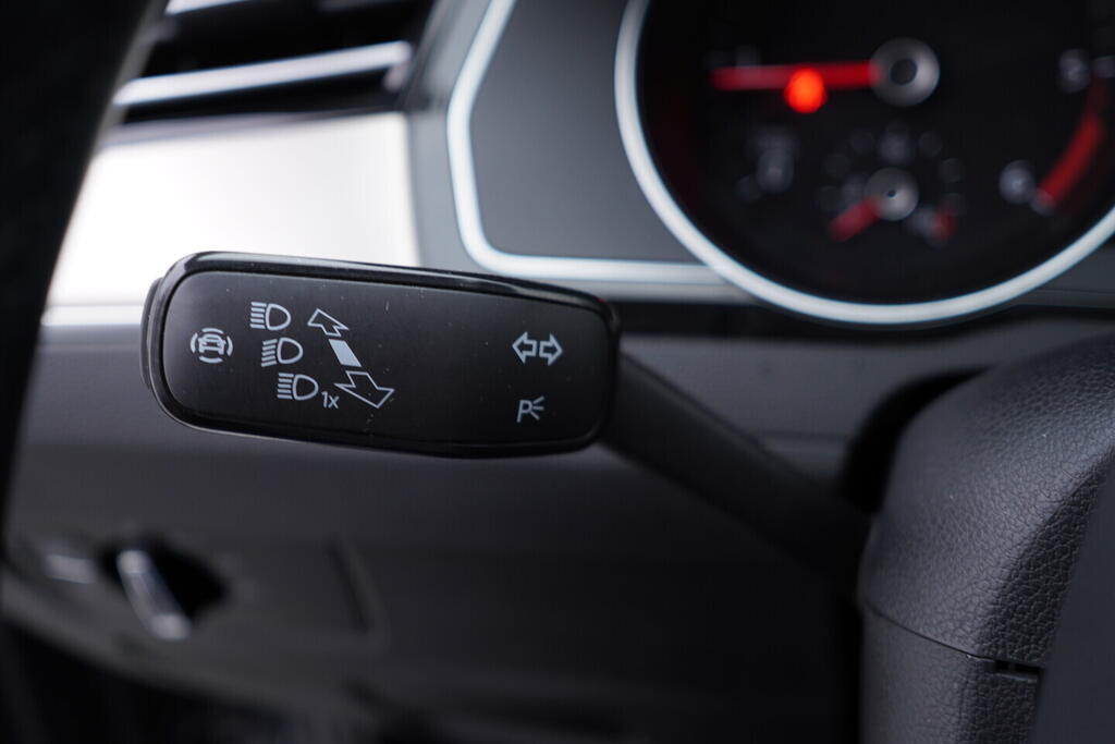 OV190V09475_26.webp_PASSAT Elegance 2.0 TDI 110 kW automat