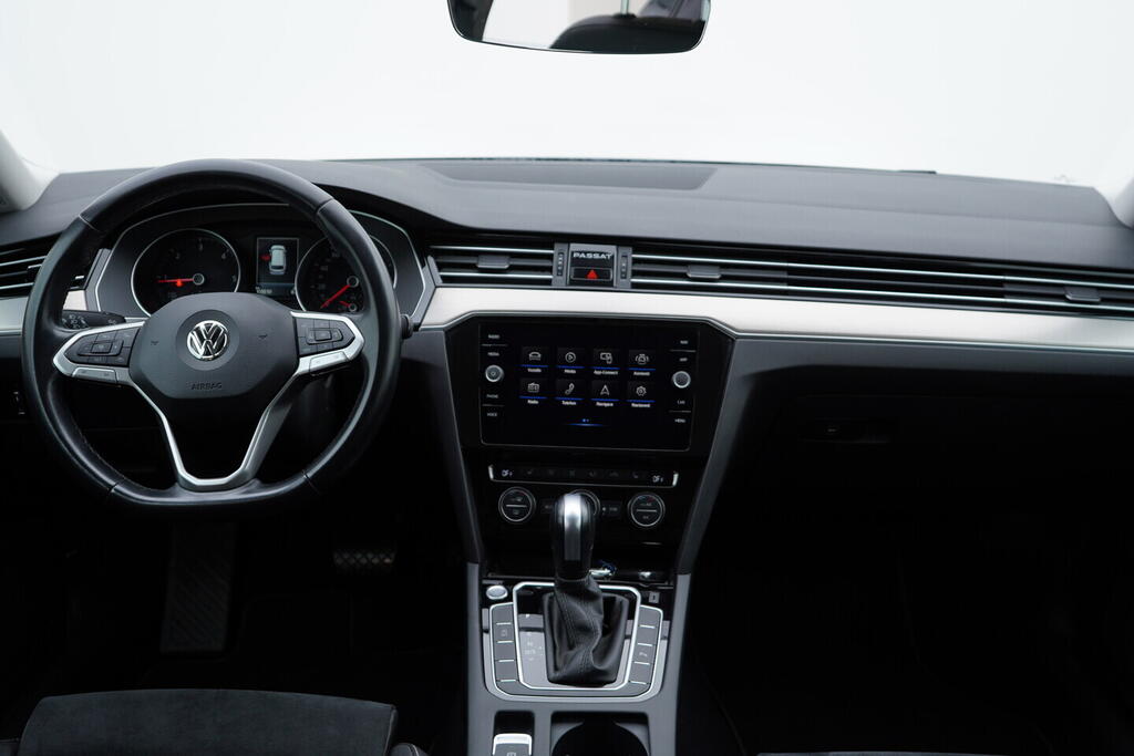 OV190V09475_28.webp_PASSAT Elegance 2.0 TDI 110 kW automat