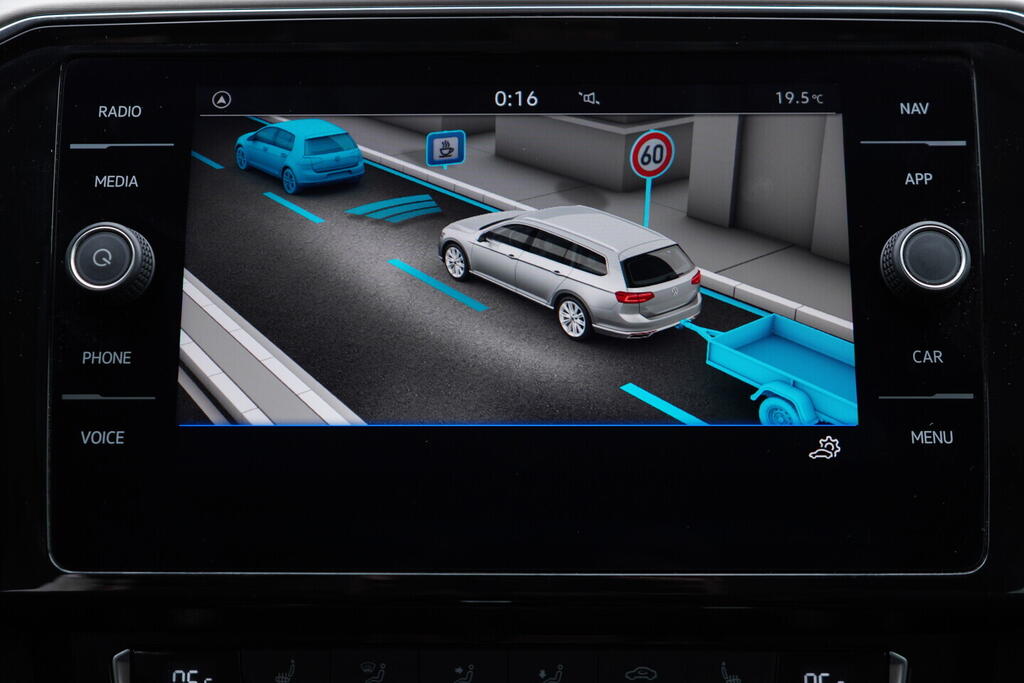 OV190V09475_31.webp_PASSAT Elegance 2.0 TDI 110 kW automat