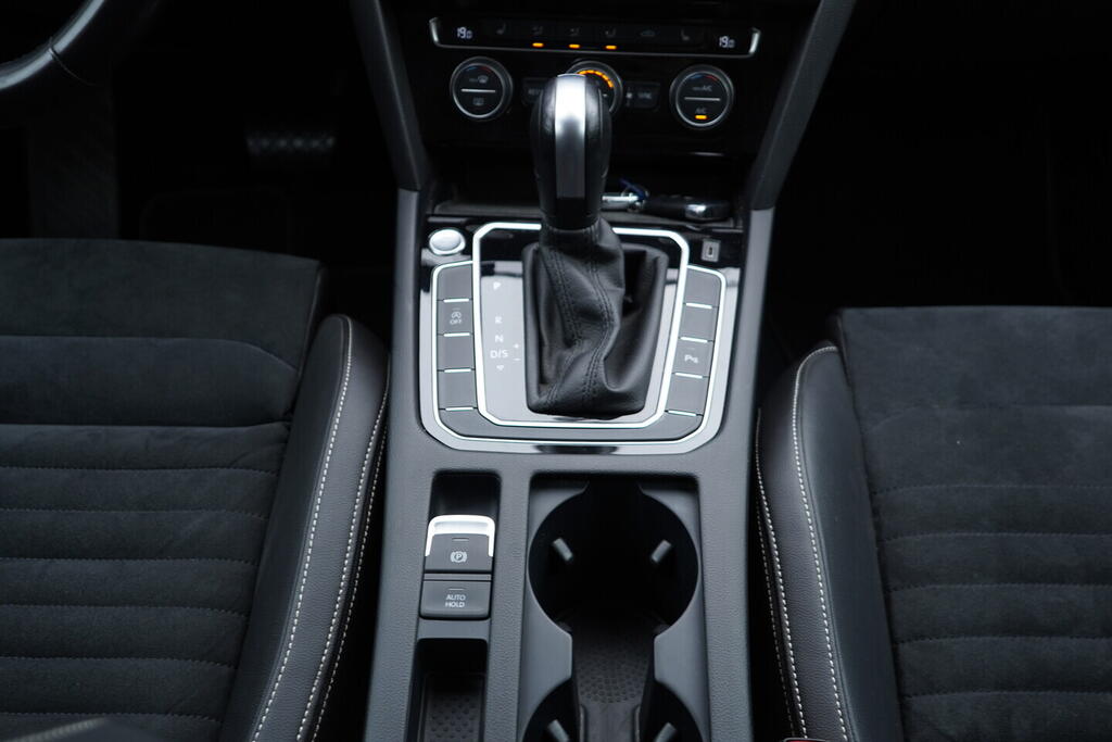 OV190V09475_36.webp_PASSAT Elegance 2.0 TDI 110 kW automat