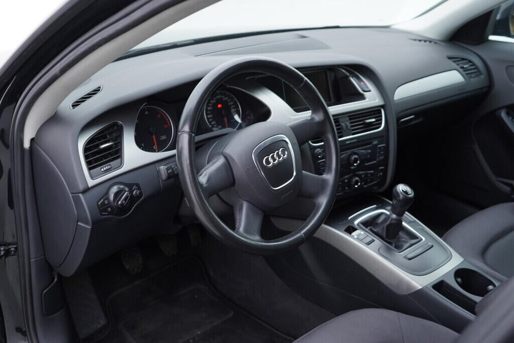 OV190V09481_21.webp_A4  2.0 TDI 105 kW manuál