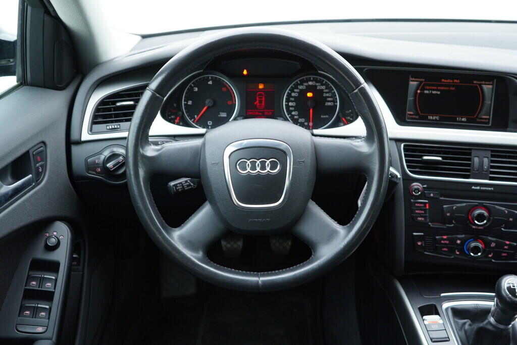 OV190V09481_27.webp_A4  2.0 TDI 105 kW manuál