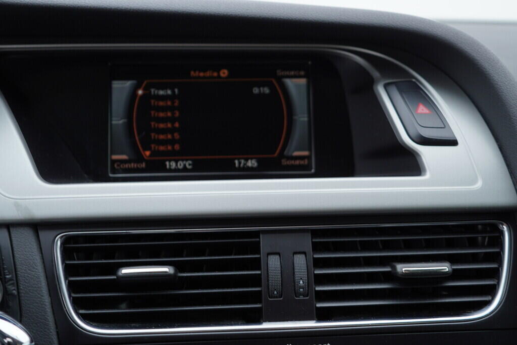 OV190V09481_29.webp_A4  2.0 TDI 105 kW manuál