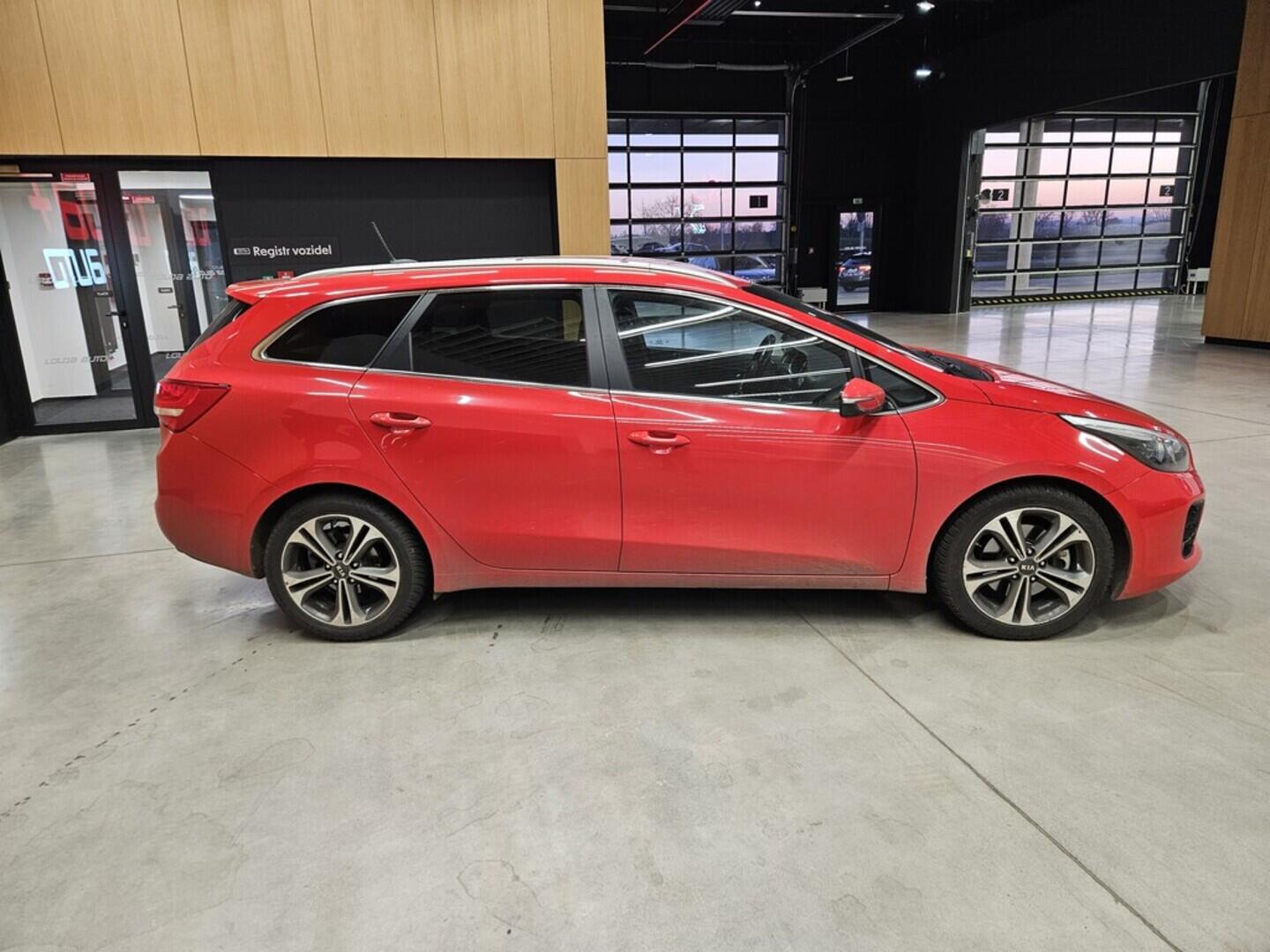 OV190V09482_12.webp_CEED Gt line  1.0 T-GDi 88 kW manuál