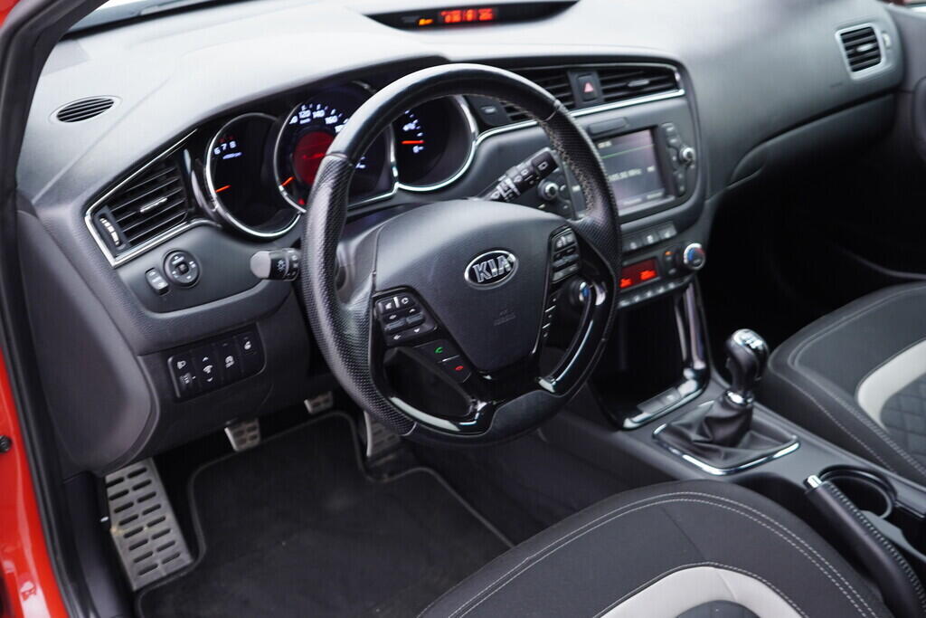 OV190V09482_21.webp_CEED Gt line  1.0 T-GDi 88 kW manuál