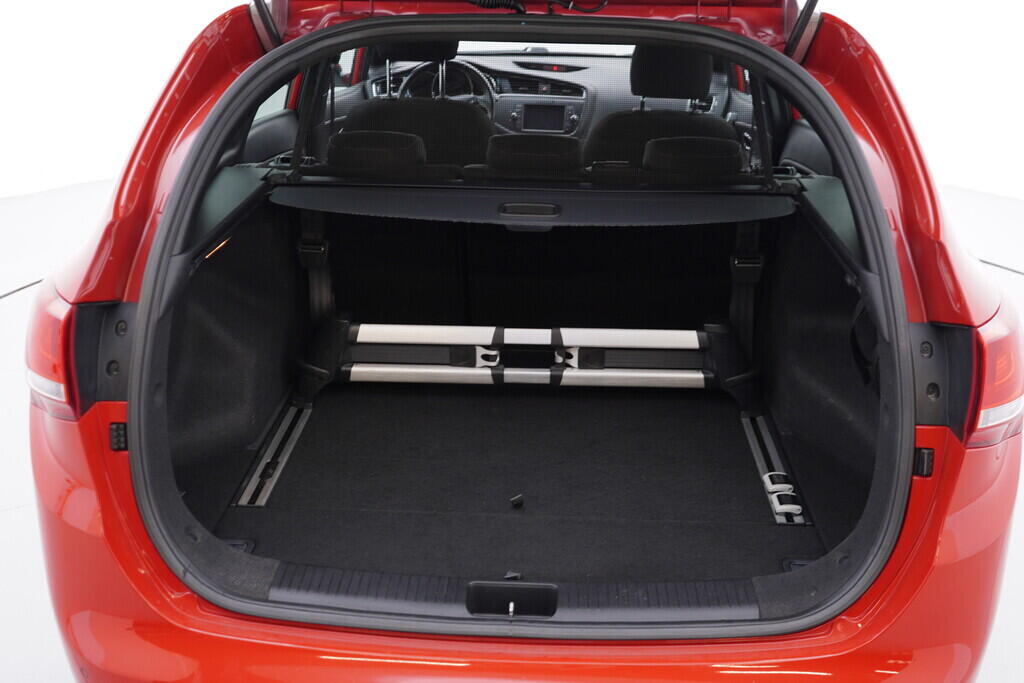 OV190V09482_41.webp_CEED Gt line  1.0 T-GDi 88 kW manuál